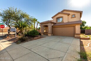10479 W Emerald Ln in Avondale, AZ - Building Photo