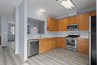 2295 Twilight Dr in Aurora, IL - Building Photo - Building Photo