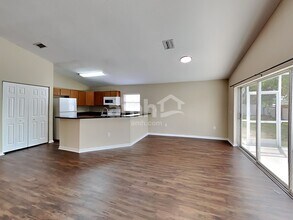 7011 Silverwood Dr in New Port Richey, FL - Foto de edificio - Building Photo