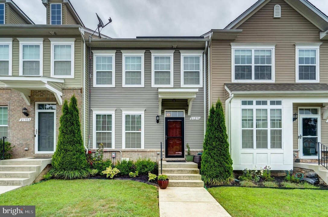 21298 Bethmill Way in California, MD - Foto de edificio