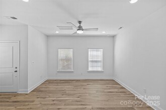 4008 Crooked Spruce Ct in Matthews, NC - Building Photo - Building Photo