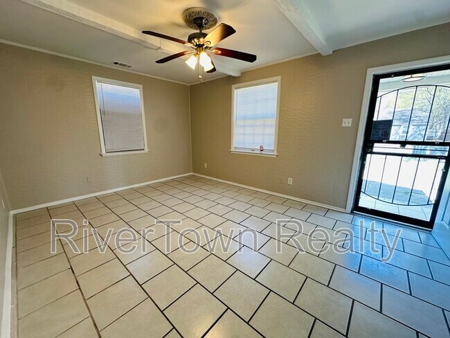 property at 3627 N Lloyd Cir