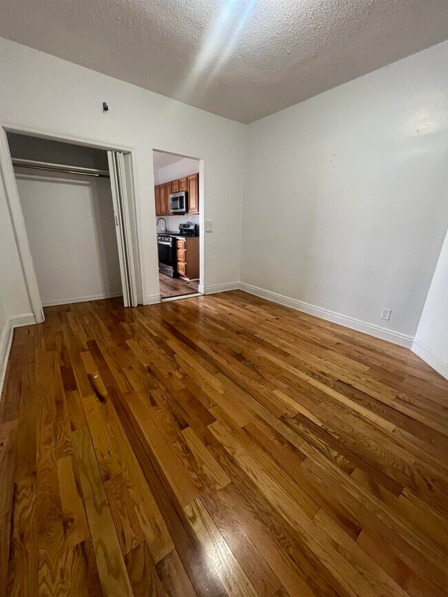 818 27th St in Union City, NJ - Building Photo - Building Photo