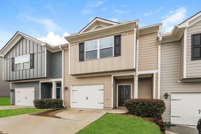 404 Highwood Ln in East Point, GA - Building Photo - Building Photo
