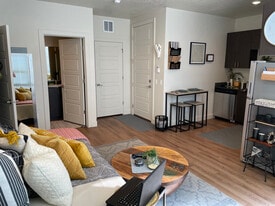 9th Station - Move-in June Get $400.00
