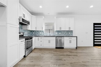 10863 Nettleton St in Los Angeles, CA - Building Photo - Building Photo