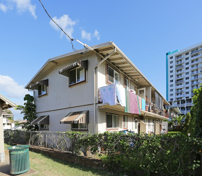 707 Olokele Ave in Honolulu, HI - Building Photo - Building Photo