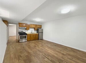 32 Kelly Blvd, Unit #1 in Staten Island, NY - Building Photo - Building Photo