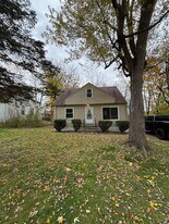 82 Cowles Ave in Bedford, OH - Building Photo