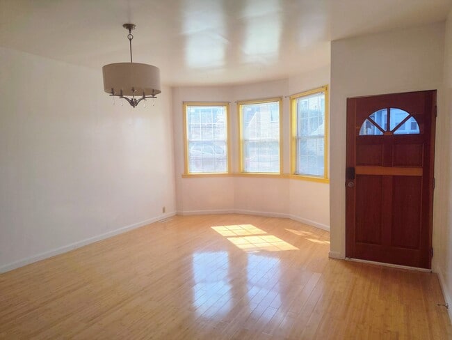 253 Louisburg St, Unit A in San Francisco, CA - Building Photo - Building Photo