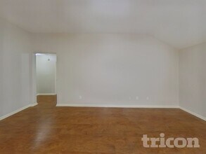 14045 Buckskin Dr in Willis, TX - Foto de edificio - Building Photo