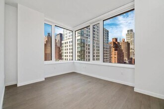 200 E 23rd St in New York, NY - Building Photo - Building Photo