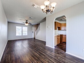 9706 Highland Creek in San Antonio, TX - Building Photo - Building Photo