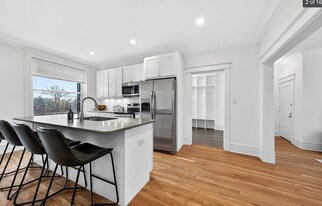 5394 Pershing Ave in St. Louis, MO - Building Photo