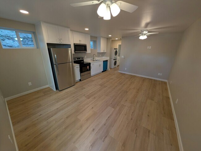 7221 Jacmar Ave in San Diego, CA - Building Photo - Building Photo