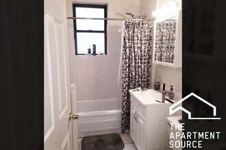 724 W Roscoe St in Chicago, IL - Building Photo - Building Photo