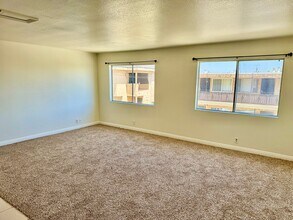 25521 S Western Ave in Lomita, CA - Building Photo - Building Photo