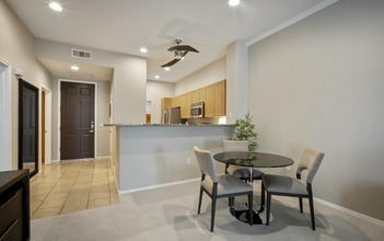 11640 N Tatum Blvd in Phoenix, AZ - Foto de edificio - Building Photo