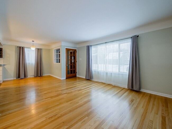 203 Pare St in Clawson, MI - Building Photo - Building Photo