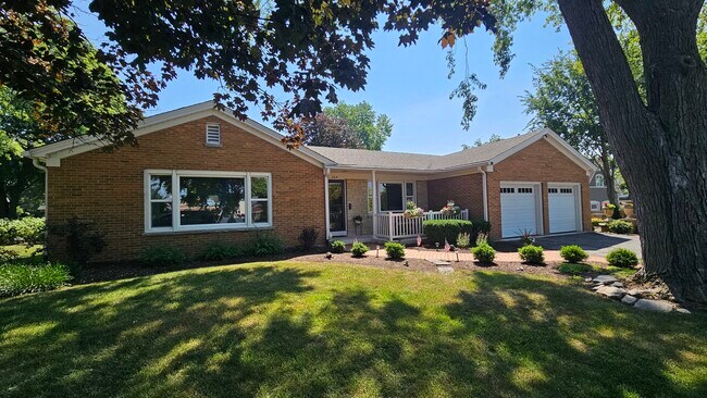 property at 304 S Loomis St