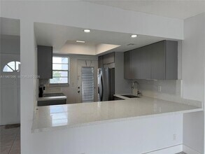 1333 E Hallandale Beach Blvd, Unit 444 in Hallandale Beach, FL - Building Photo - Building Photo