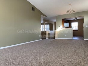 632 Chelsea Ct in Elgin, IL - Building Photo - Building Photo