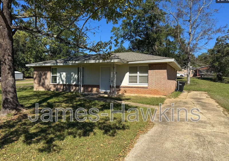 738 St Martins Dr in Pike Road, AL - Building Photo