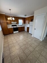 8 Orleans Ct in Greenville, SC - Foto de edificio - Building Photo