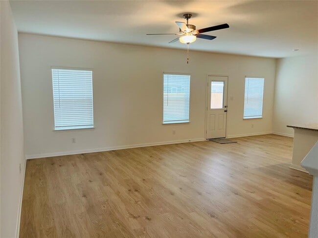 253 Fairlawn Wy in Maxwell, TX - Building Photo - Building Photo