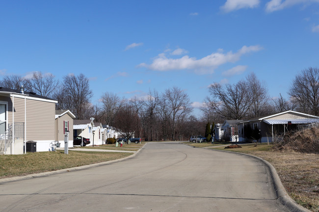 Ridgewood Estates in North Ridgeville, OH - Building Photo - Building Photo