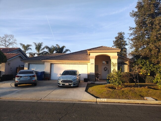 property at 5584 W Chennault Ave