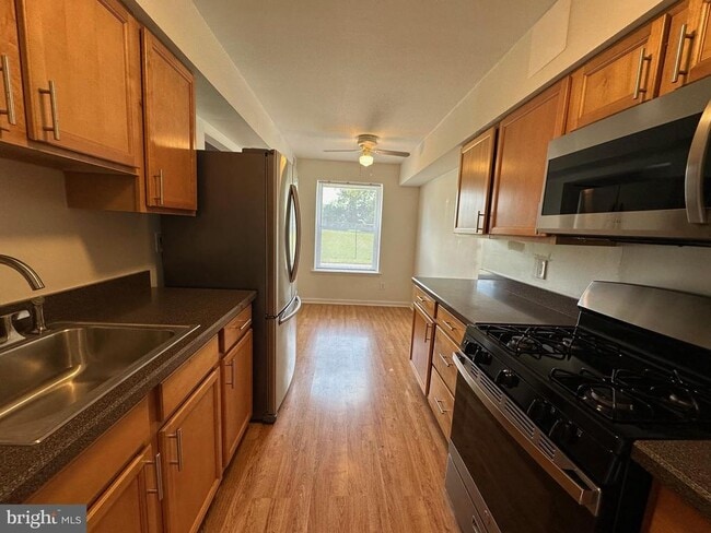 12135 Academy Rd in Philadelphia, PA - Building Photo - Building Photo