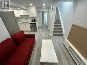 3432 Fountain Park Ave in Mississauga, ON - Building Photo - Building Photo