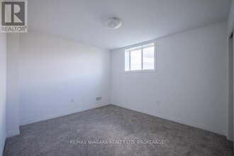158 Hillcrest Rd in Port Colborne, ON - Building Photo - Building Photo
