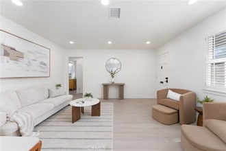 13203 Lakewood Blvd in Downey, CA - Building Photo - Building Photo