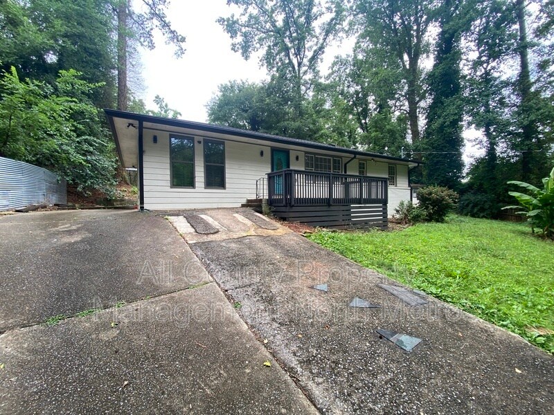105 Paris Ln in Marietta, GA - Building Photo