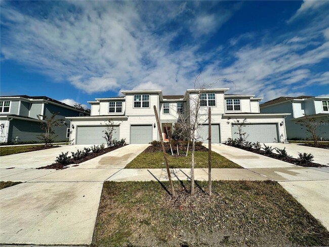 4641 Sparkling Shell Ave, Unit 513 in Kissimmee, FL - Foto de edificio - Building Photo