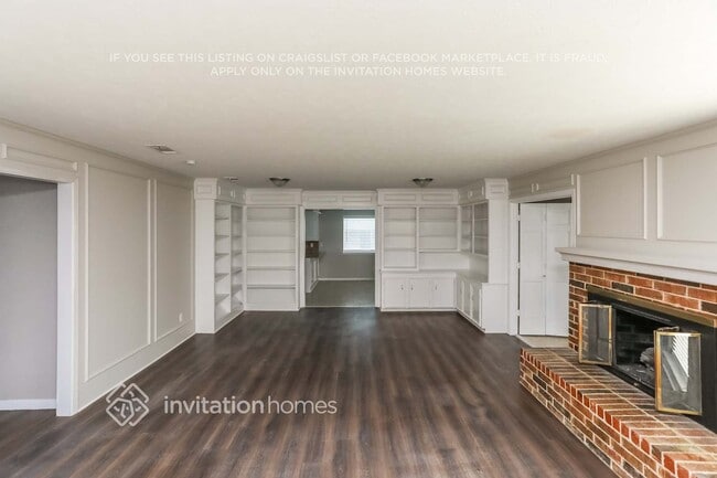 1706 Surrey Ct in Garland, TX - Foto de edificio - Building Photo