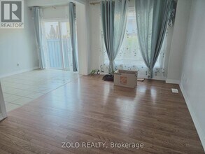 43 Yardley Cres in Brampton, ON - Building Photo - Building Photo