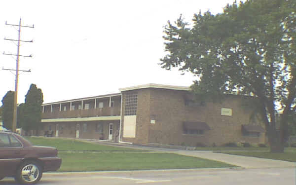 9448 N Washington St in Niles, IL - Building Photo