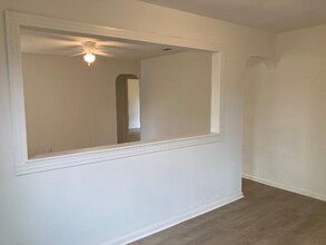 10221 Silvercrest St in Houston, TX - Foto de edificio - Building Photo