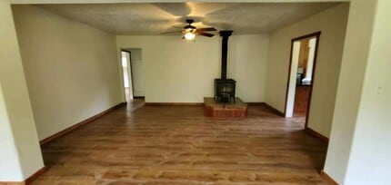 47534 Dement Creek Rd in Broadbent, OR - Building Photo - Building Photo