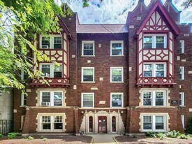 2129 N Dayton St, Unit 701 in Chicago, IL - Building Photo