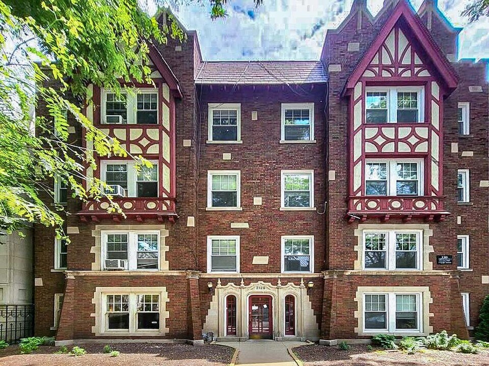 2129 N Dayton St in Chicago, IL - Building Photo