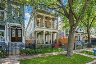 626 E 12th St in Houston, TX - Building Photo