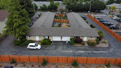 Bishop Apartments in Tumwater, WA - Building Photo - Building Photo