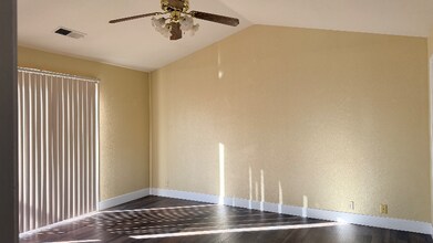 1169 Zumstein Ct in Ripon, CA - Building Photo - Building Photo