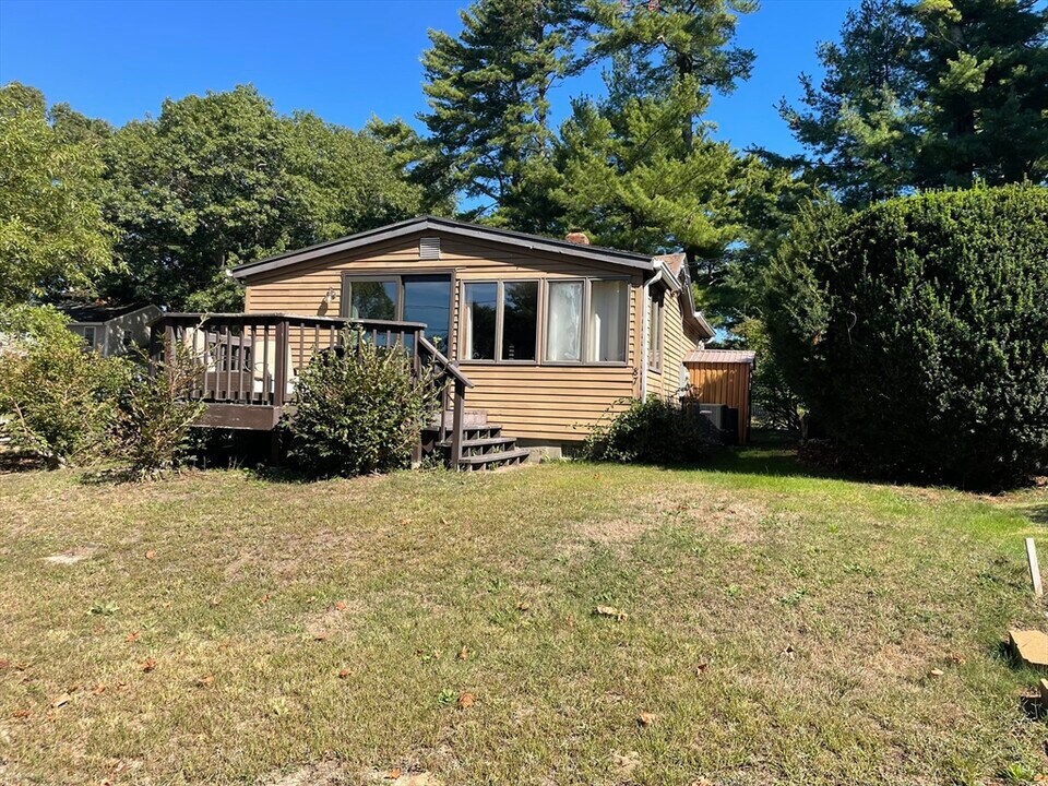 87 Highland Shores Dr in Wareham, MA - Building Photo