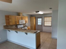 2743 Maple Tree Rd in New Braunfels, TX - Building Photo