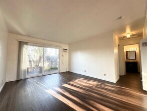 3309 Edison Ave in Sacramento, CA - Building Photo - Building Photo